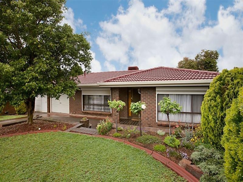 16 Plover Avenue, Modbury Heights SA 5092