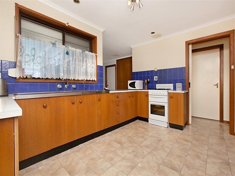 16 Plover Avenue, Modbury Heights SA 5092