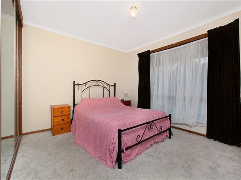 16 Plover Avenue, Modbury Heights SA 5092
