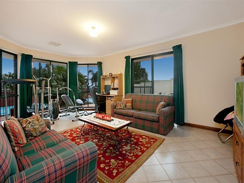 38 Kara Crescent, Gulfview Heights SA 5096