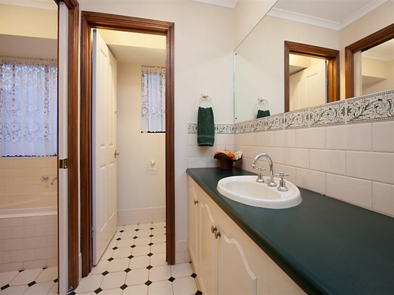 38 Kara Crescent, Gulfview Heights SA 5096