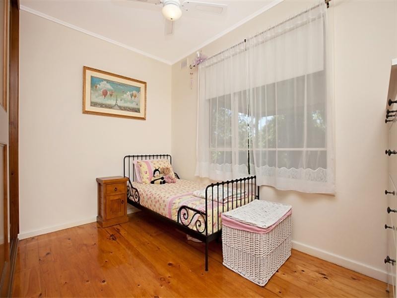 26 Cremin Street, Fairview Park SA 5126