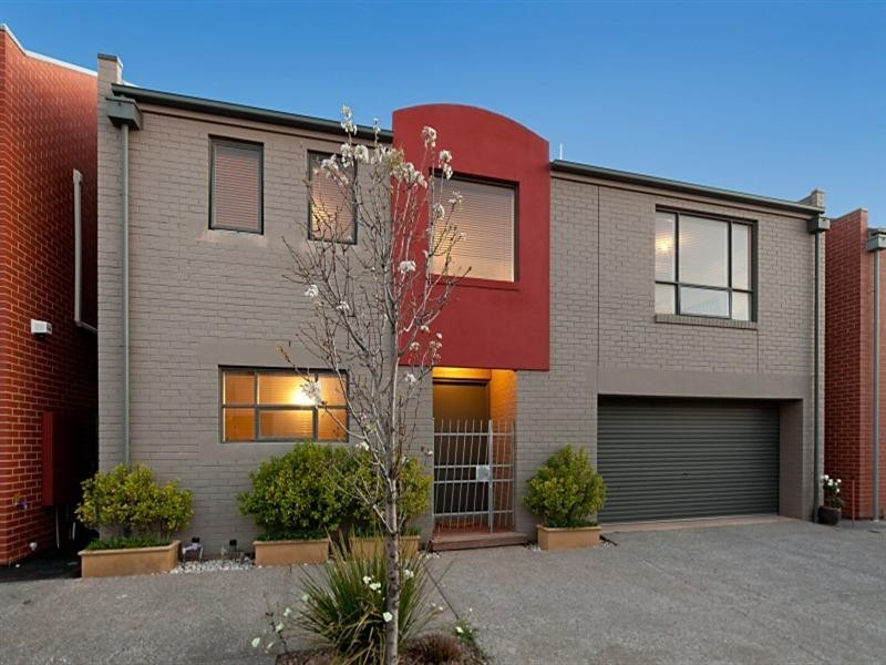33 The Strand, Mawson Lakes SA 5095