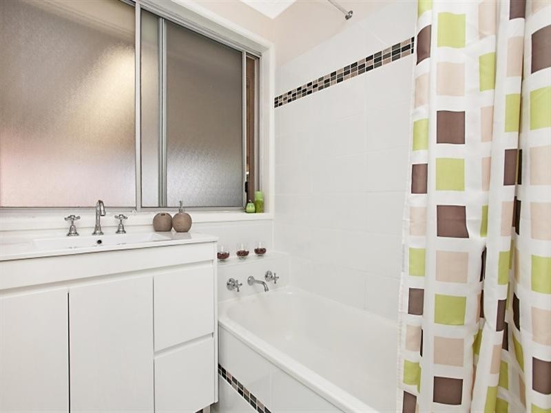 35 Damian Drive, Salisbury Heights SA 5109