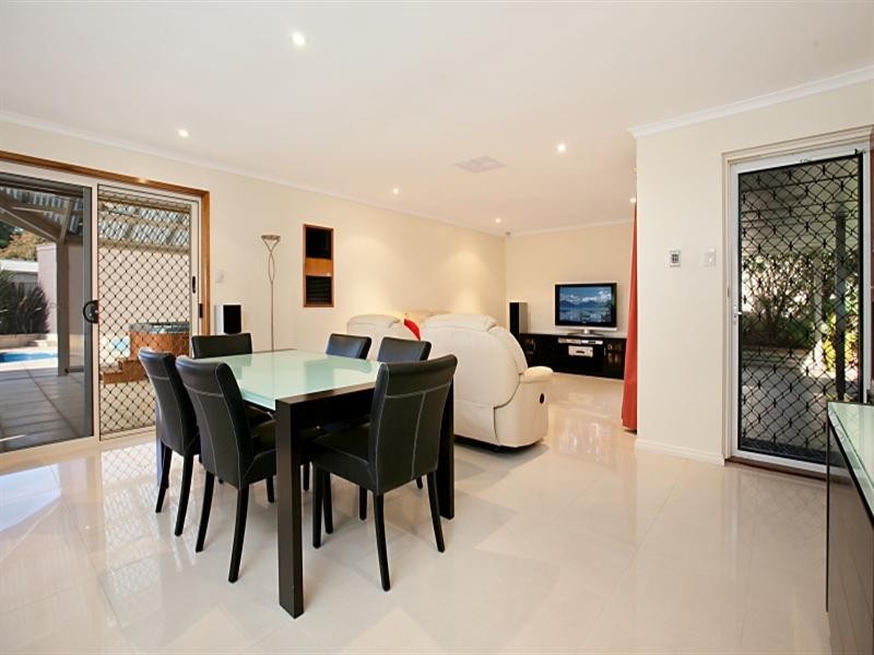 3 Gifford Avenue, St Agnes SA 5097