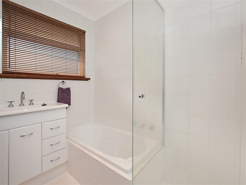 3 Gifford Avenue, St Agnes SA 5097