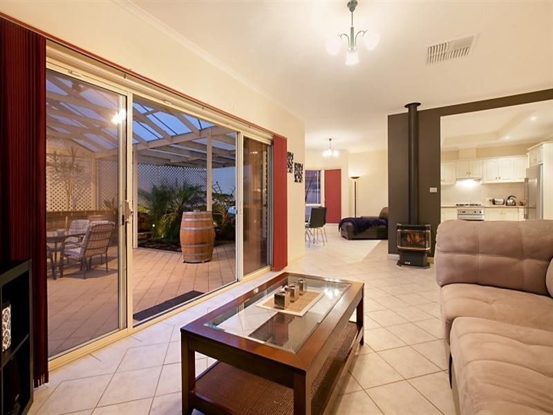 54 Gaylard Crescent, Redwood Park SA 5097