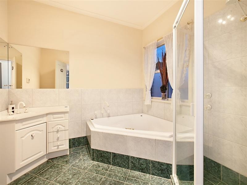 54 Gaylard Crescent, Redwood Park SA 5097