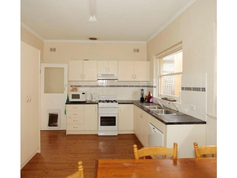 12 Walton Avenue, Clearview SA 5085