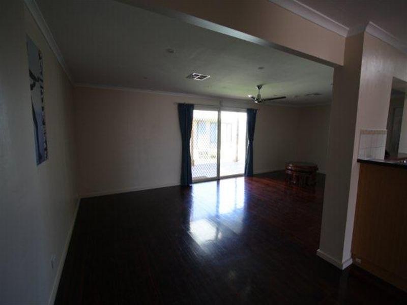 9 Honeysuckle Drive, Hope Valley SA 5090