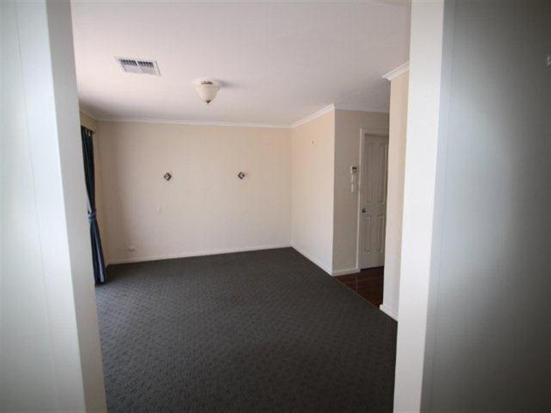 9 Honeysuckle Drive, Hope Valley SA 5090