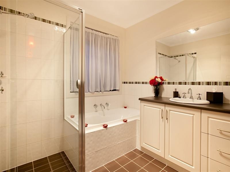 11a Pompoota Road, Hope Valley SA 5090