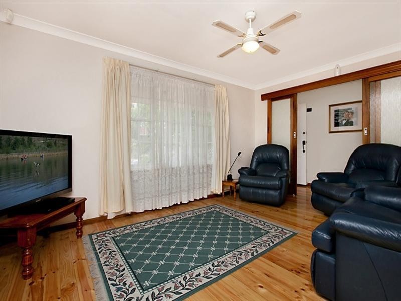 15 Maughan Avenue, Redwood Park SA 5097