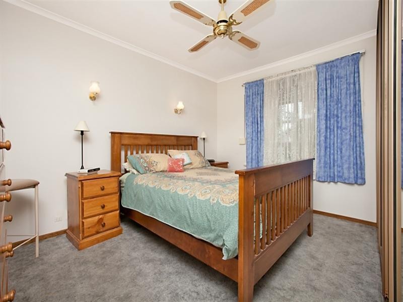 15 Maughan Avenue, Redwood Park SA 5097