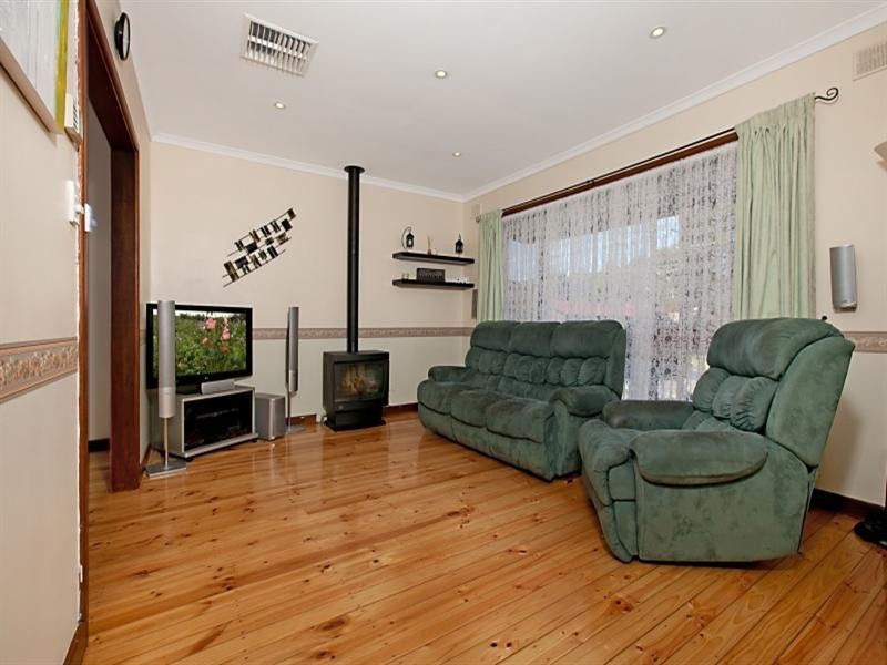 28 Kirrawee Drive, Redwood Park SA 5097