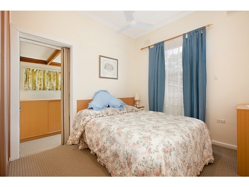 27 Rollison Road, Elizabeth Vale SA 5112