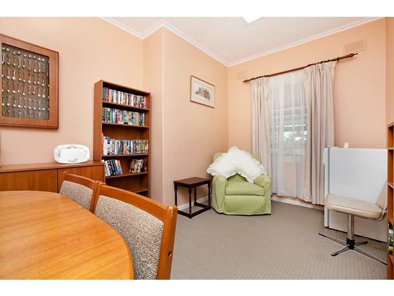 27 Rollison Road, Elizabeth Vale SA 5112