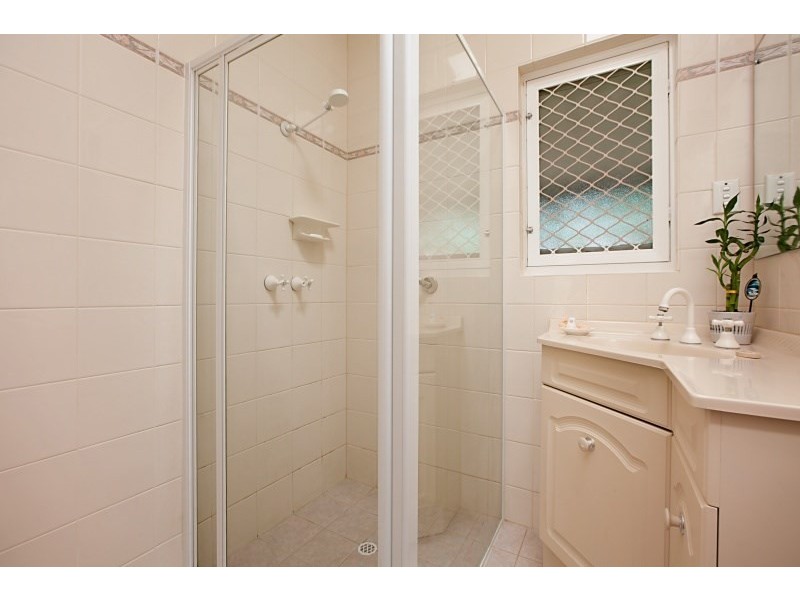 27 Rollison Road, Elizabeth Vale SA 5112