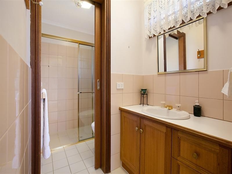 2 Zinfandel Avenue, Wynn Vale SA 5127
