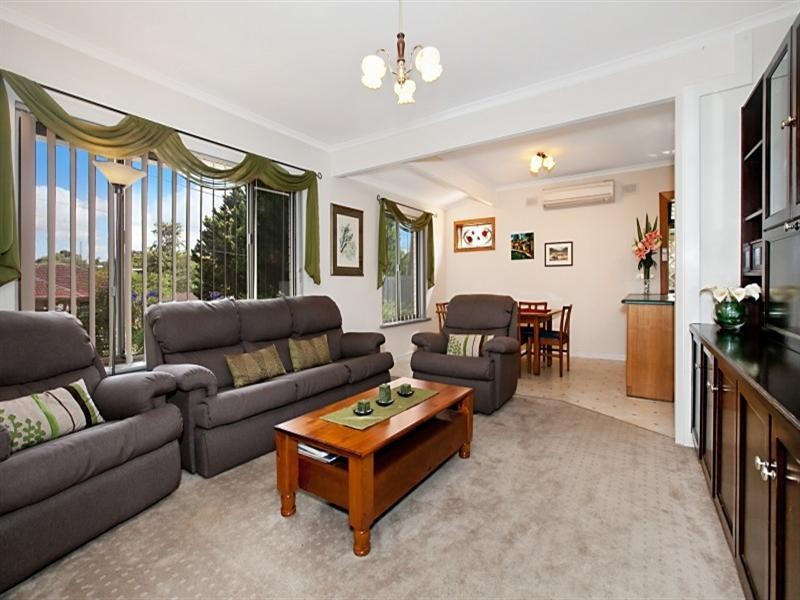 15 Forrest Avenue, Valley View SA 5093