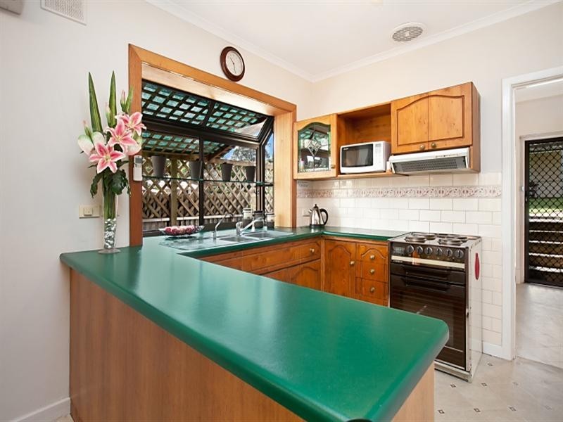 15 Forrest Avenue, Valley View SA 5093