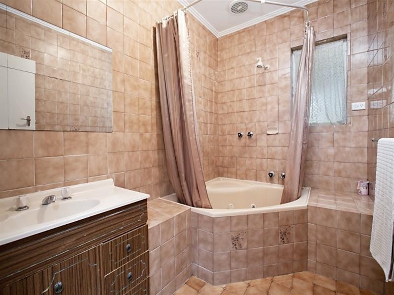 15 Forrest Avenue, Valley View SA 5093