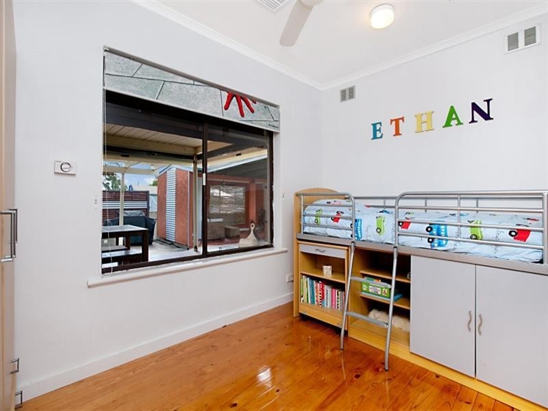 10 Shakespeare Way, Para Hills SA 5096