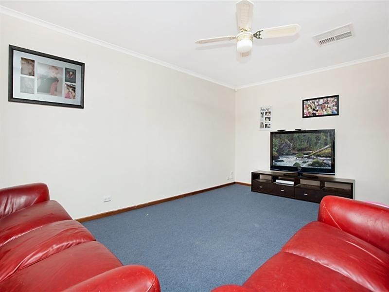 31 Kirrawee Drive, Redwood Park SA 5097