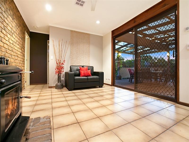 4 Rehn Court, Redwood Park SA 5097