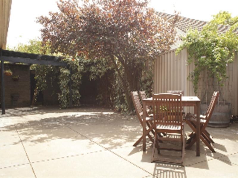 13 Far View Cresent, Ridgehaven SA 5097