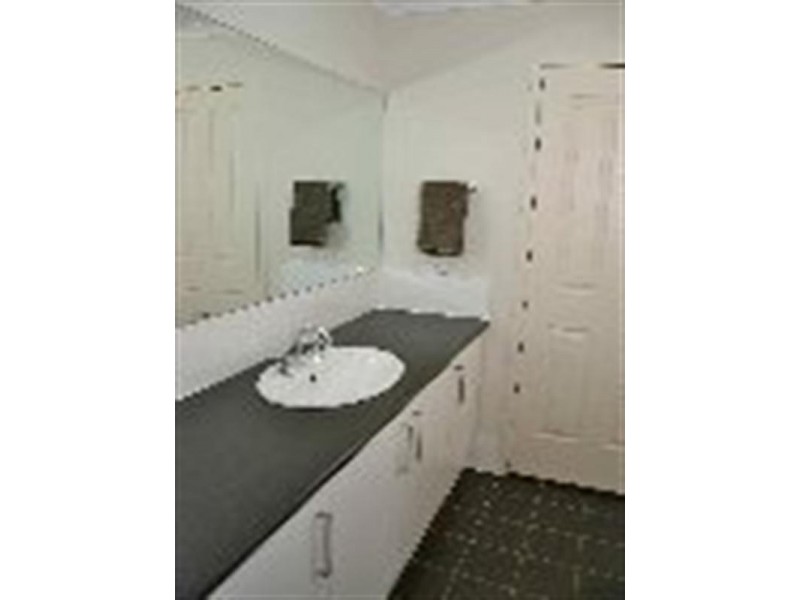 25 Carolan Cresent, Valley View SA 5093