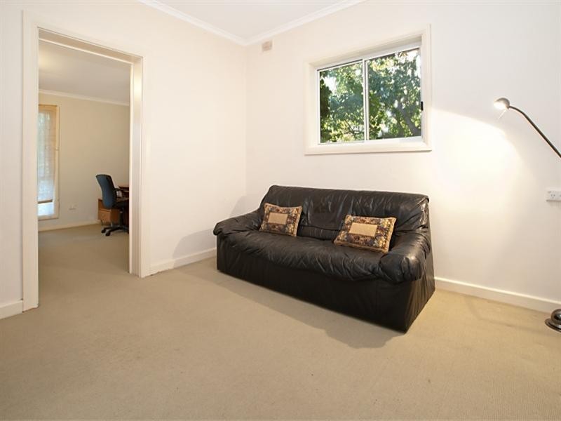 16 Hobart Crescent, Banksia Park SA 5091