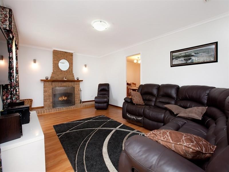 1a Honeysuckle Drive, Hope Valley SA 5090