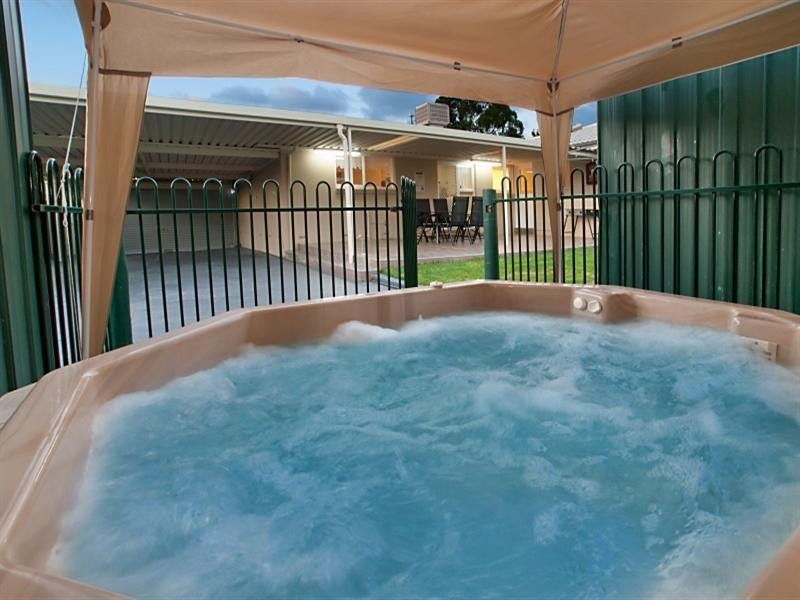 3 Gollop Crescent, Redwood Park SA 5097