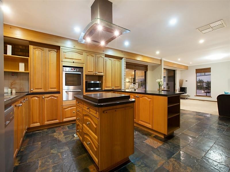 9 Terrigal Court, Redwood Park SA 5097