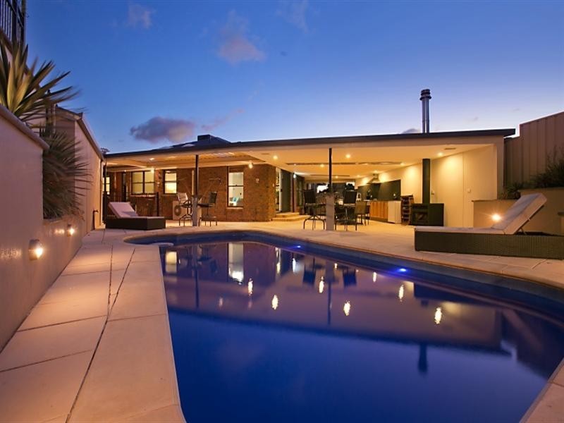 9 Terrigal Court, Redwood Park SA 5097