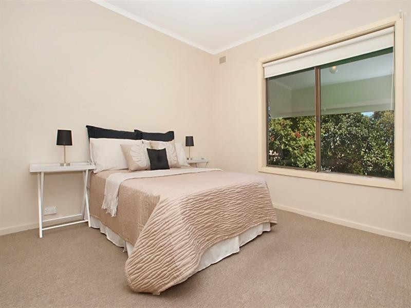 5 York Street, Valley View SA 5093
