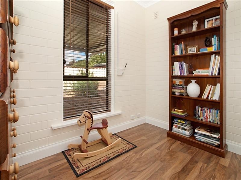 16 Karyn Crescent, Brahma Lodge SA 5109