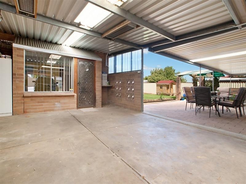 16 Karyn Crescent, Brahma Lodge SA 5109