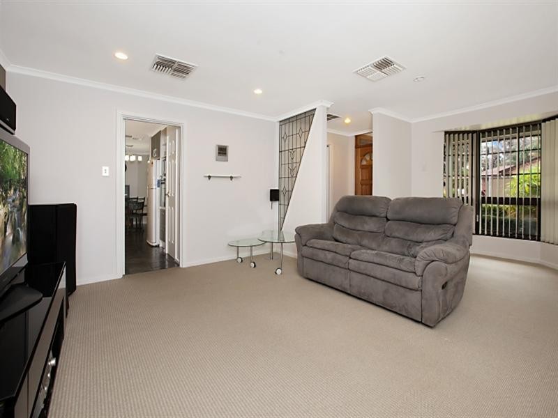 10 Ingham Way, Salisbury Heights SA 5109