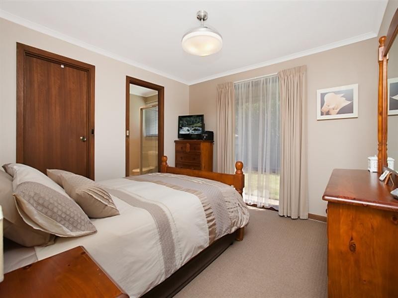 10 St Hughes Place, Salisbury Downs SA 5108