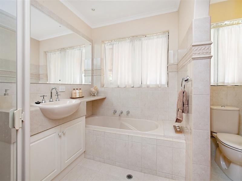 48 Gaylard Crescent, Redwood Park SA 5097