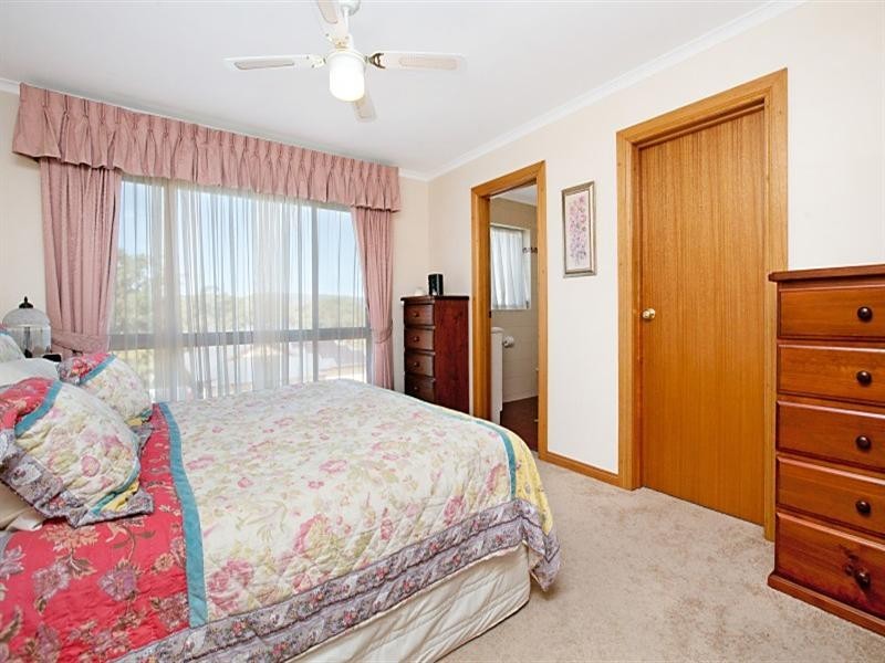 48 Gaylard Crescent, Redwood Park SA 5097