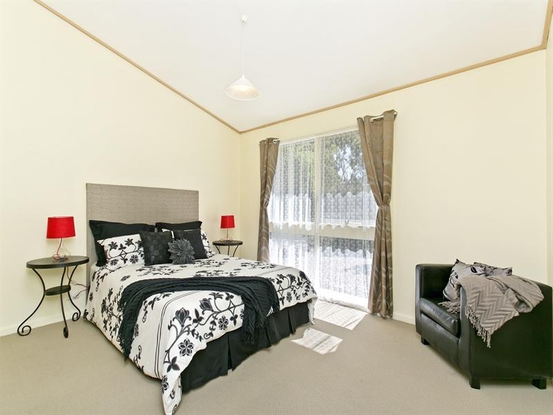 8 Yorrell Avenue, Surrey Downs SA 5126