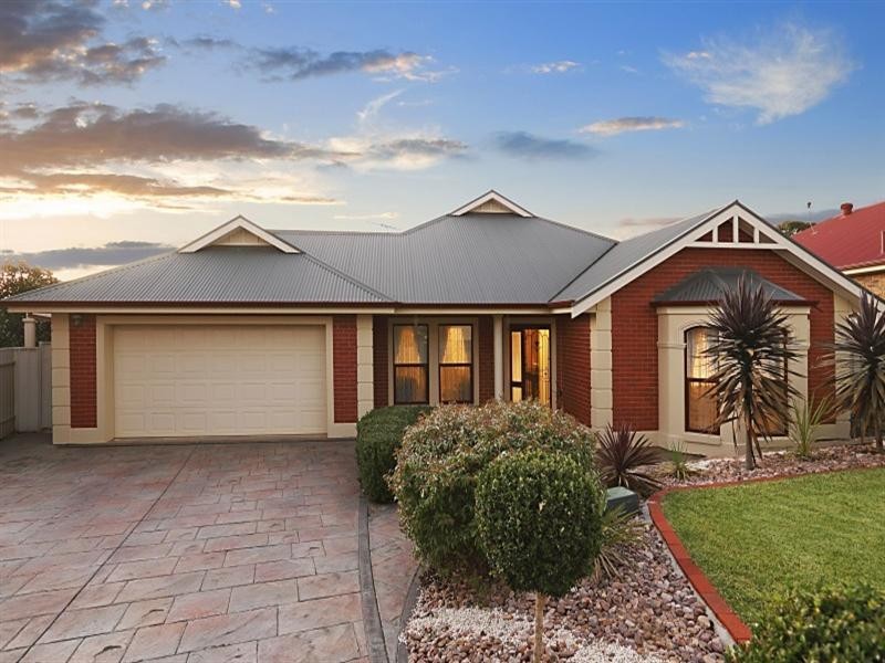 8 Crowhurst Street, Golden Grove SA 5125