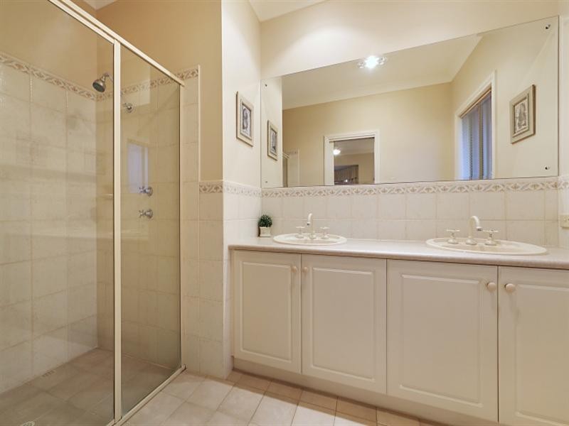 8 Crowhurst Street, Golden Grove SA 5125