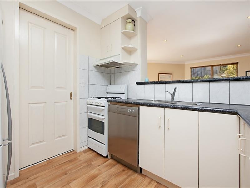37 Gollop Crescent, Redwood Park SA 5097
