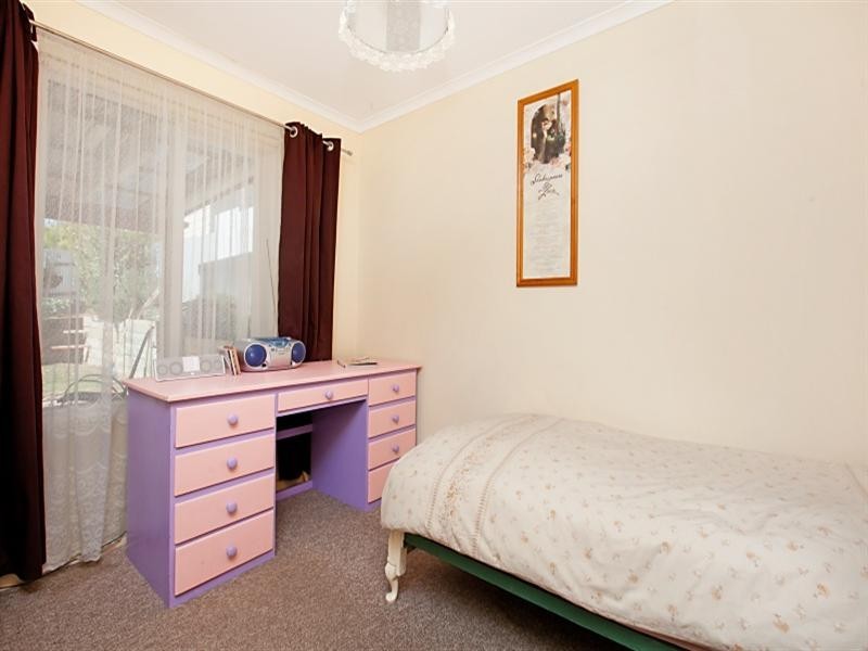 37 Gollop Crescent, Redwood Park SA 5097
