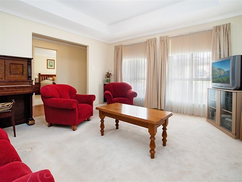 19 Harvey Avenue, Walkley Heights SA 5098