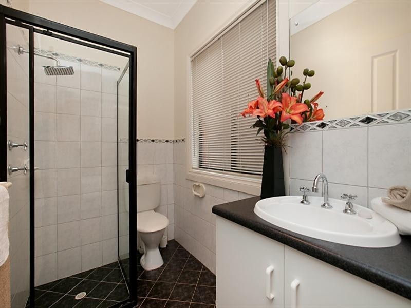 25 Chatswood Grove, Golden Grove SA 5125